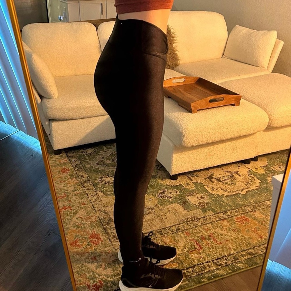 Aerie Offline shine crossover leggings in black. Size small.